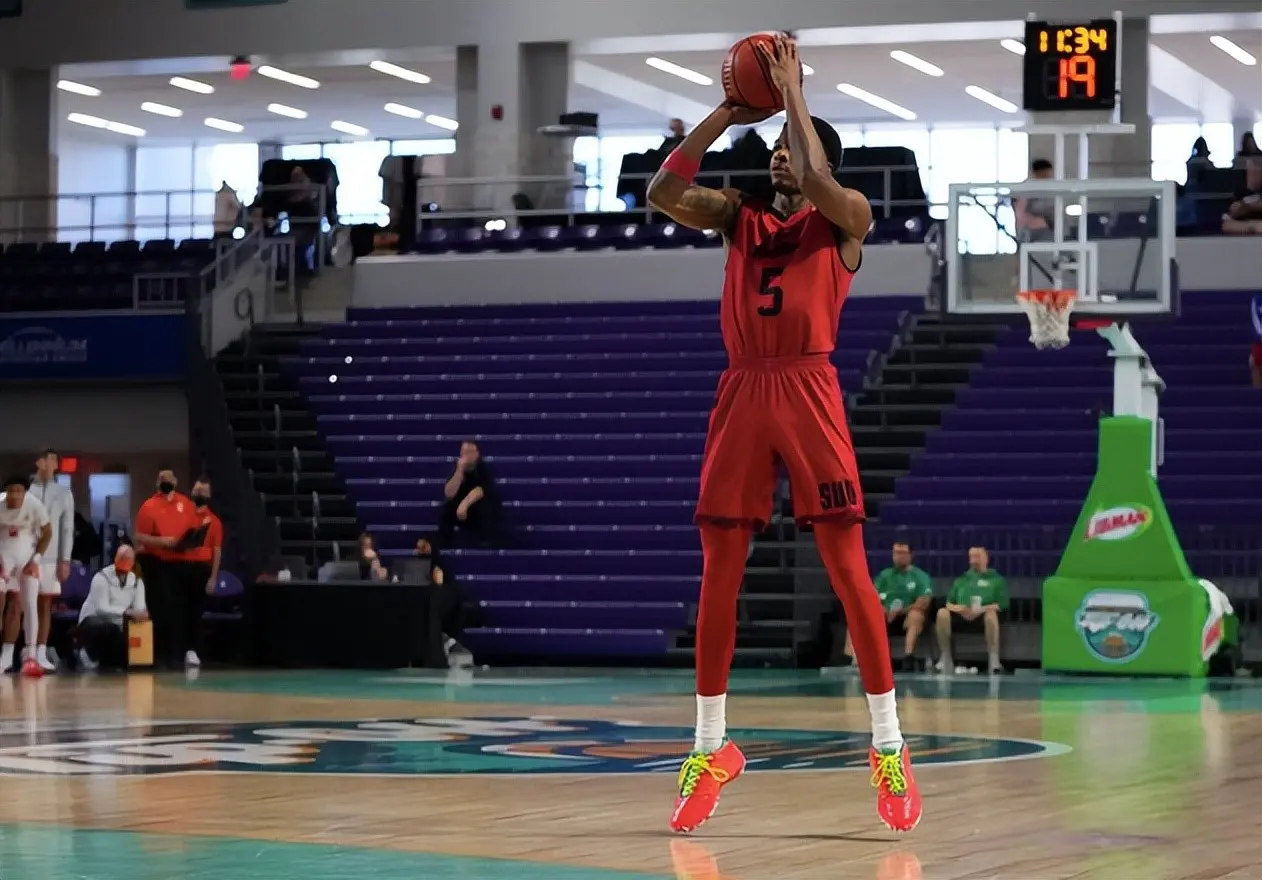 AA, 弗里曼托和, tenan AA, 弗里曼托和, tenan