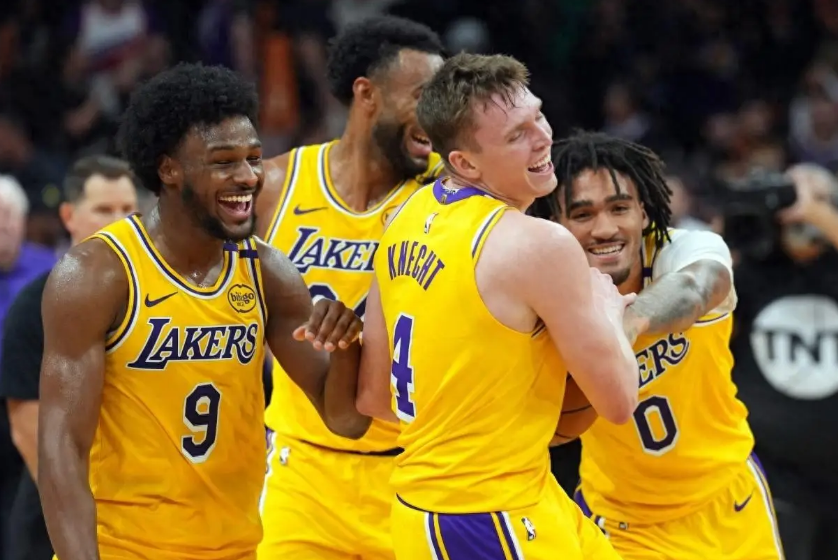 篮板, Jovan, 克内克特 篮板, Jovan, 克内克特