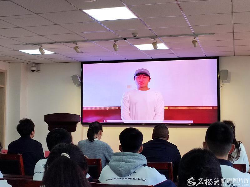 AdPmy, 庙尔沟中学, 人获国家一 AdPmy, 庙尔沟中学, 人获国家一