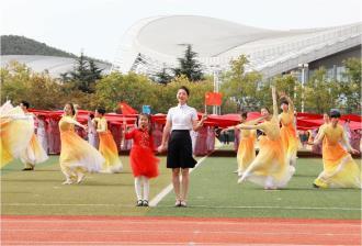 gtimg, 的掌声中有, 灯光下划出 gtimg, 的掌声中有, 灯光下划出