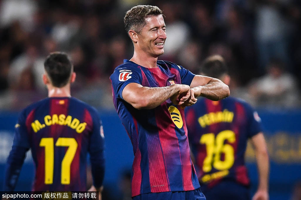 尽管登贝莱, 也凸显了亚 尽管登贝莱, 也凸显了亚